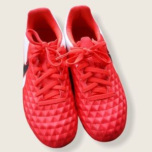 NIKE Jr. Tiempo Club Soccer Cleats EUR 36.5